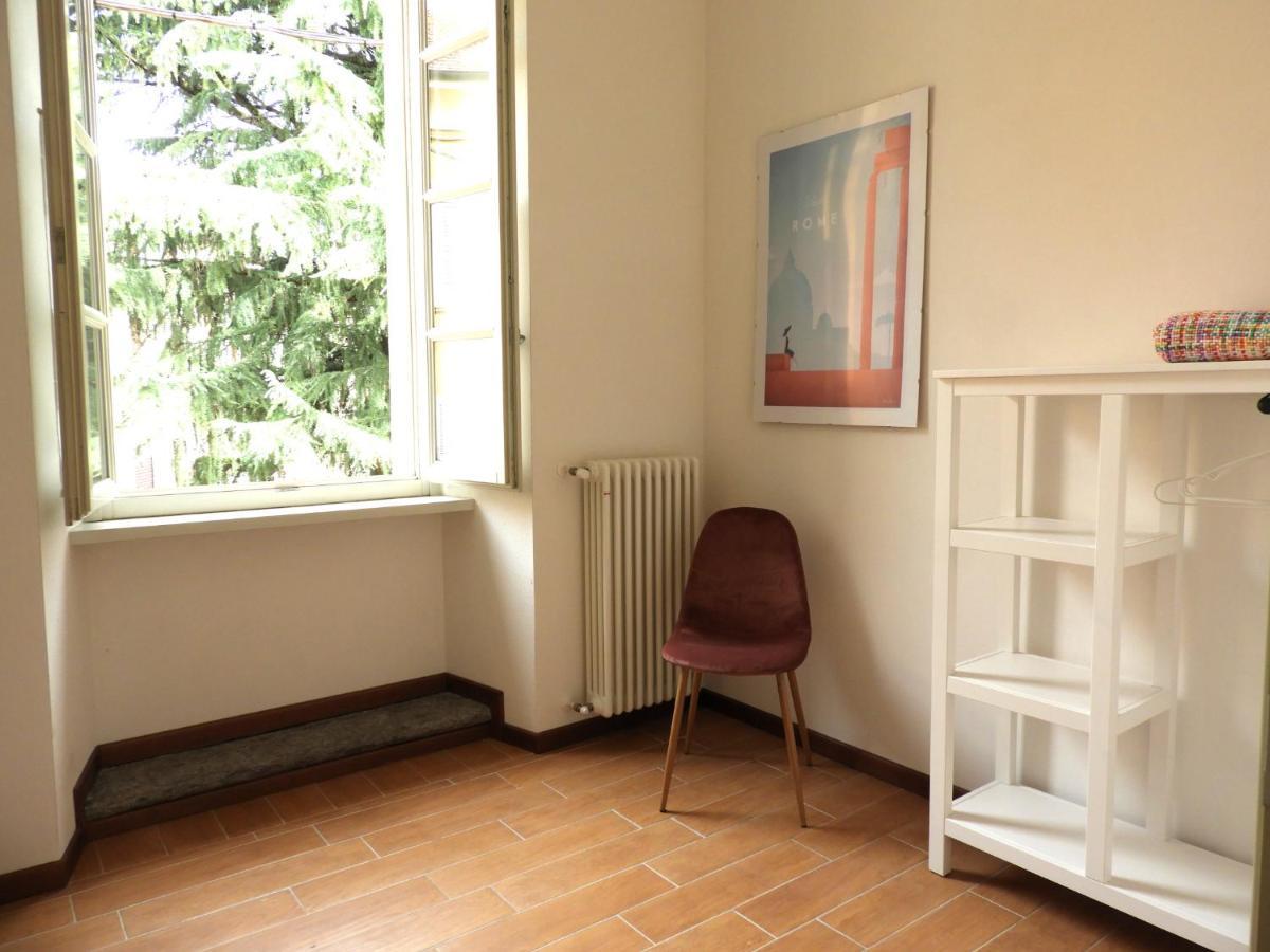 Villa Maghetti - Modernized Flat In Historic Palazzo In The Center Of Luino Exterior foto