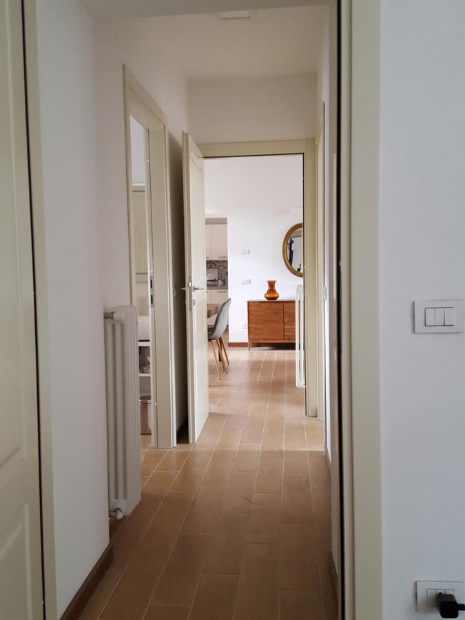 Villa Maghetti - Modernized Flat In Historic Palazzo In The Center Of Luino Exterior foto