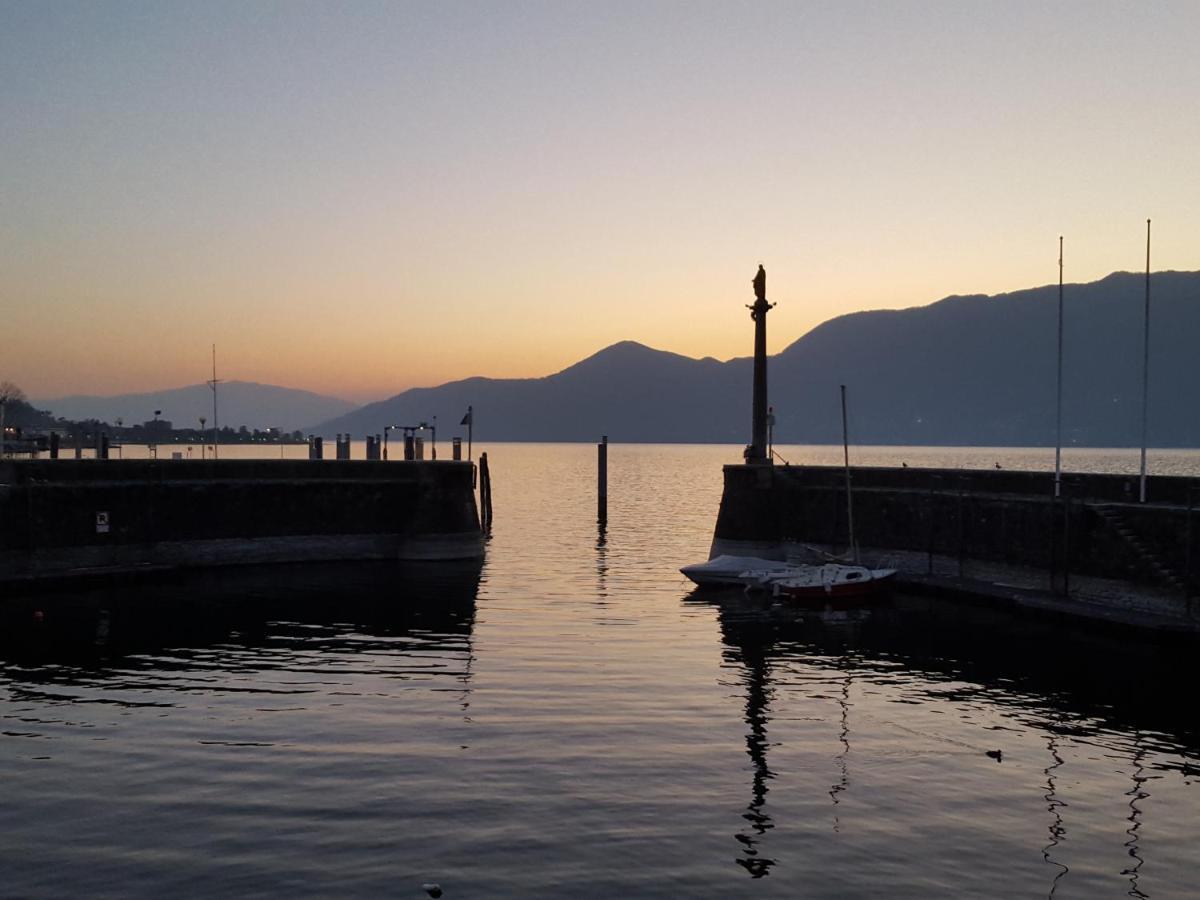 Villa Maghetti - Modernized Flat In Historic Palazzo In The Center Of Luino Exterior foto