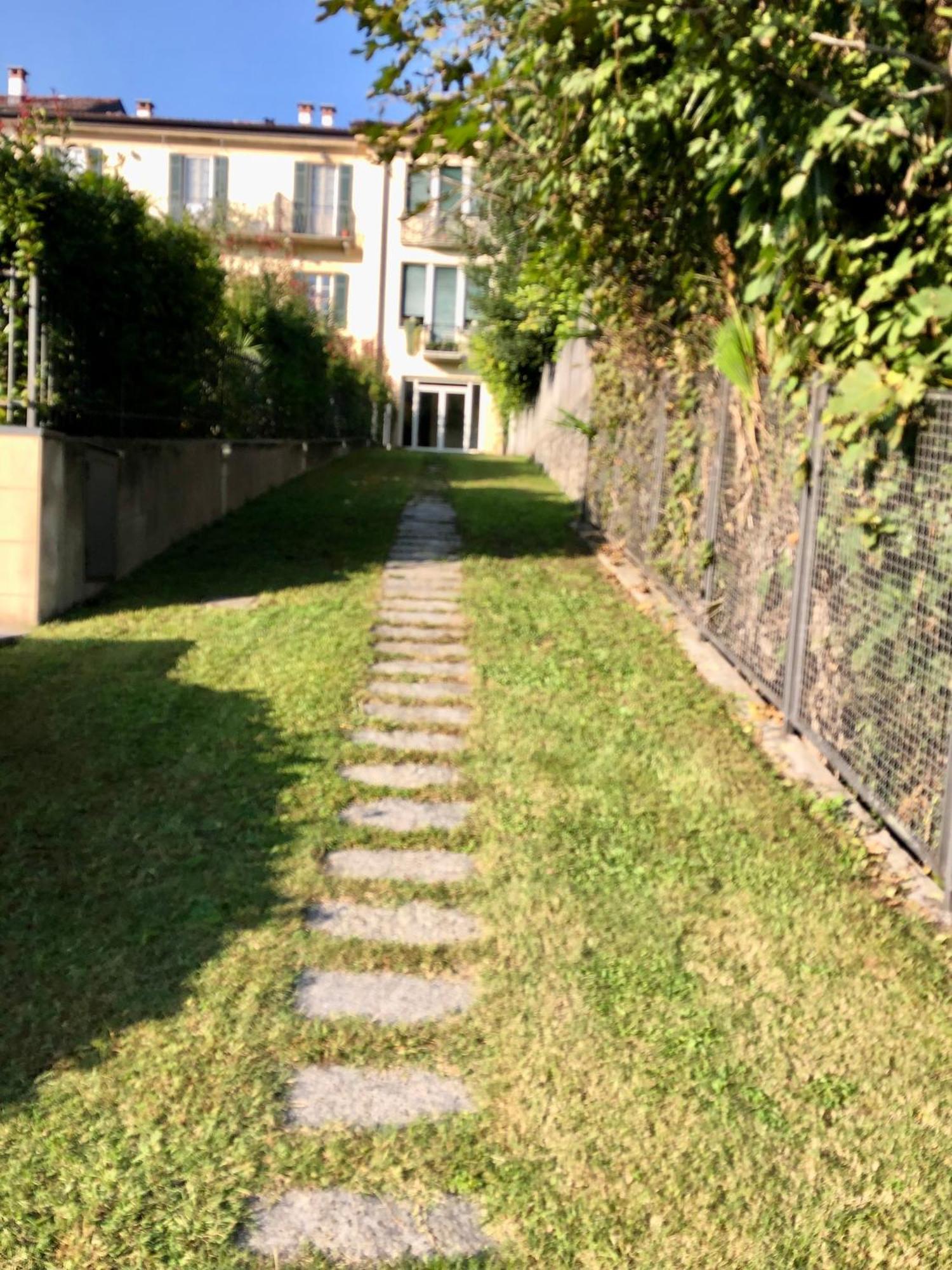 Villa Maghetti - Modernized Flat In Historic Palazzo In The Center Of Luino Exterior foto